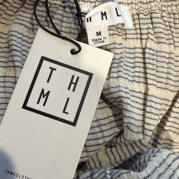 *NEW WITH TAGS* THML Size M Off-the-Shoulder BoHo Lace-Trimmed Mini Dress - Picture 9 of 10